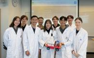 The HKUST Chem-E-Car Team “Chemical Turkey” with their supervisor Prof. Luo Zhengtang. (From left: Chloe Hui Ka-Ching, Timothy So Kwok-To, Eagle Tsang Cheuk-Yin, Prof. Luo Zhengtang, Jacqualine Ip Chi-In, Eric Yang Jeonghyun, Aaron Wong Hoi-Chung, Gordon Chan King-Him, and Tina Leung Ching-Ting)